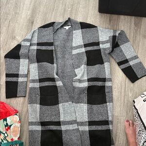 Time and Tru Black and Gray Knit Sweater